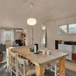 Сasa de vacaciones Two-bedroom In *