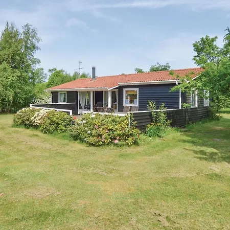 2 Bedroom Gorgeous In Holiday home Kalundborg