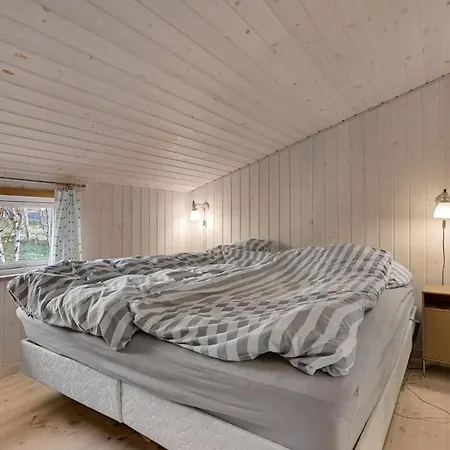 2 Bedroom Gorgeous In Holiday home *